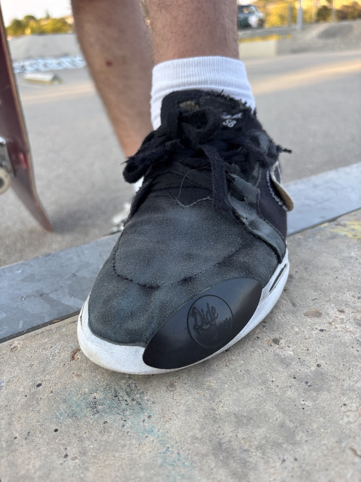Patch RideShoes sur une chaussure de skate